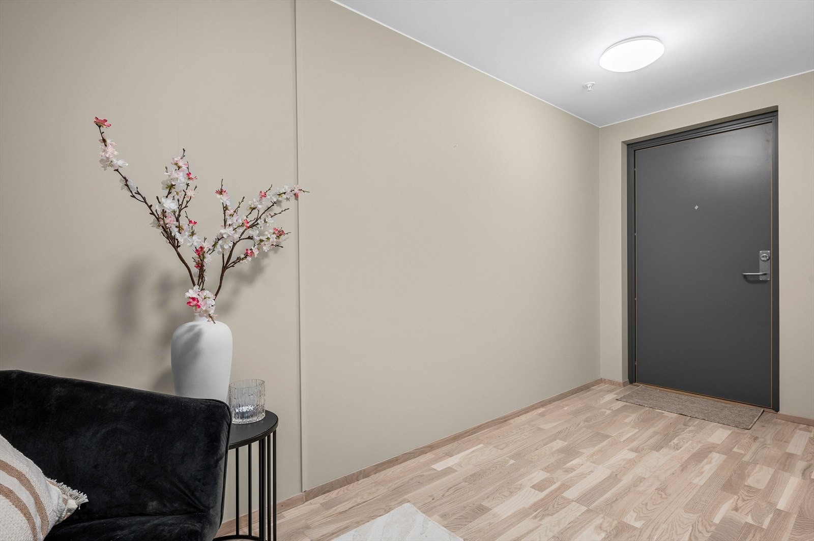 Gog plass til å sette fra seg sko i gangen. Galleribilde