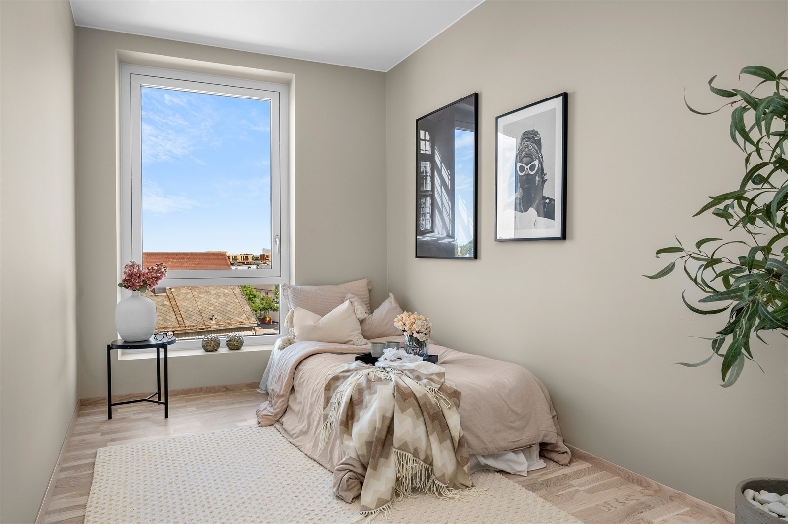 Det andre soverommet i leiligheten måler 8,5 m². Galleribilde