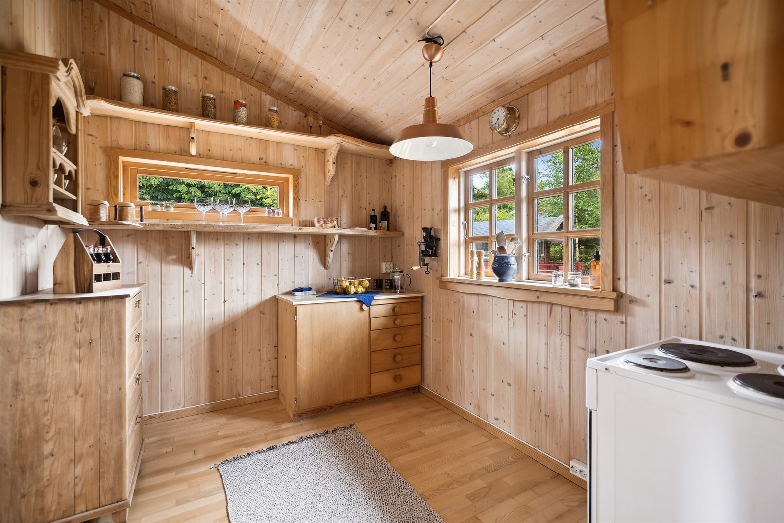 Enkelt, men veldig koselig kjøkken med muligheter. Galleribilde