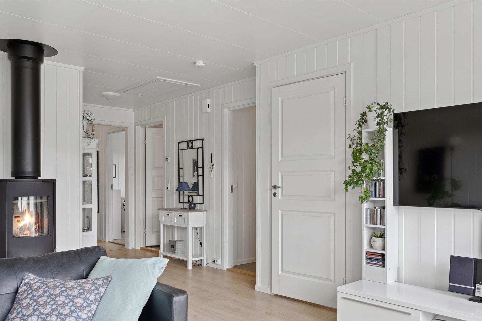 Fra stue mot soverom og bad. Galleribilde