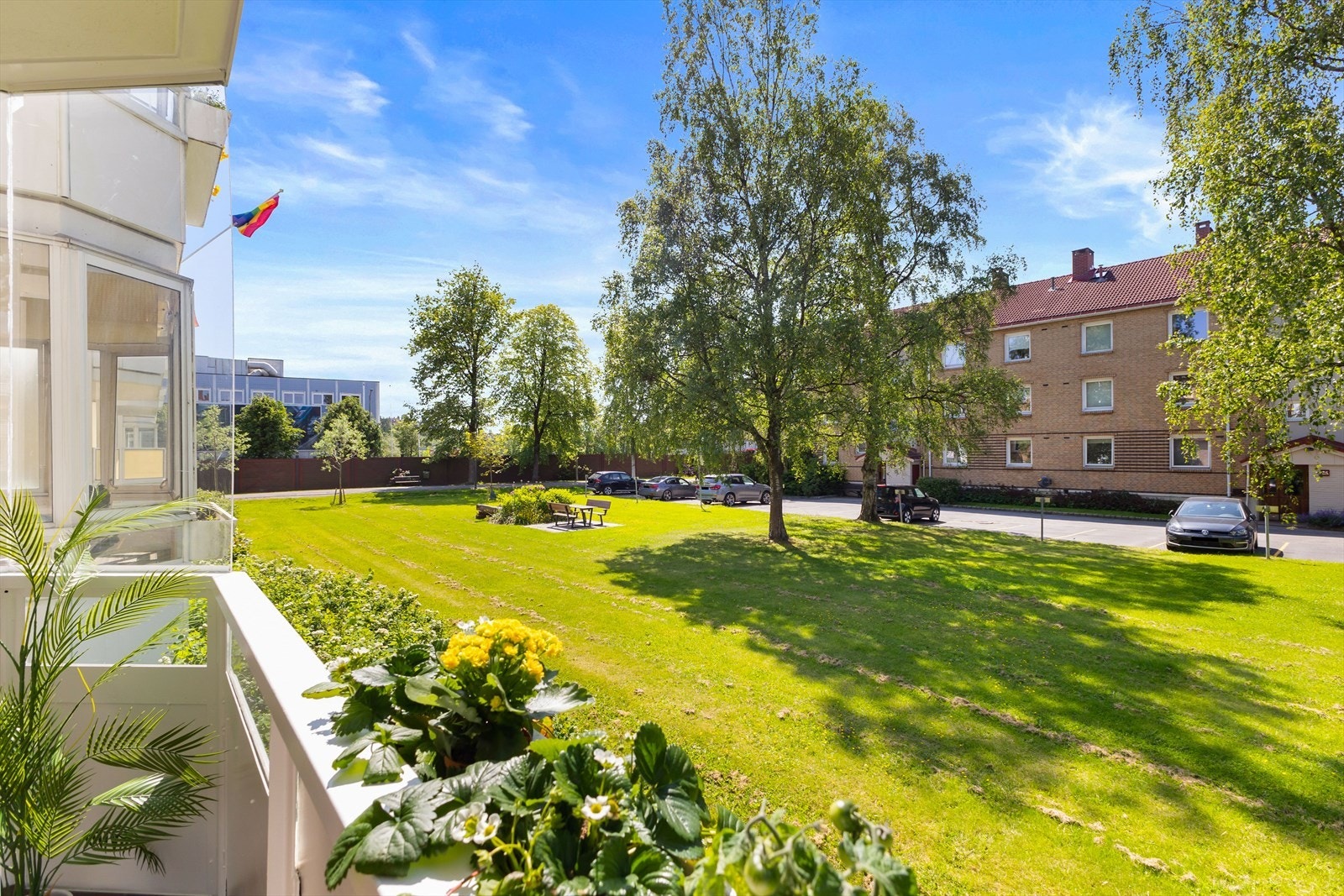 Balkongen vender ut mot stille og rolige omgivelser Galleribilde