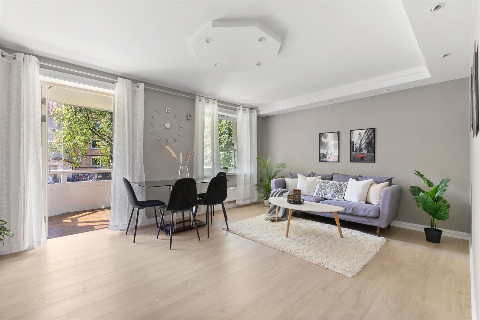 Her får du en lys og romslig 3-roms med sørvestvendt balkong på ca. 7,5 m² Galleribilde