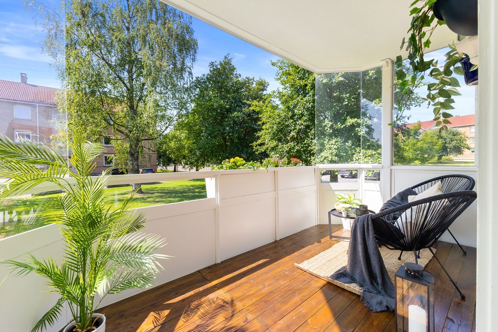 Fra stuen har du tilgang til en sørvestvendt balkong på ca. 7,5 m² Galleribilde