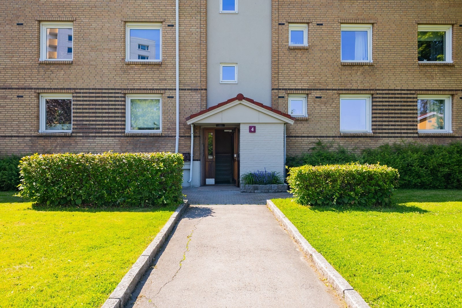 Dette er leiligheten for deg som ønsker å bo sentrumsnært, men samtidig i skjermede grønne omgivelser. Galleribilde