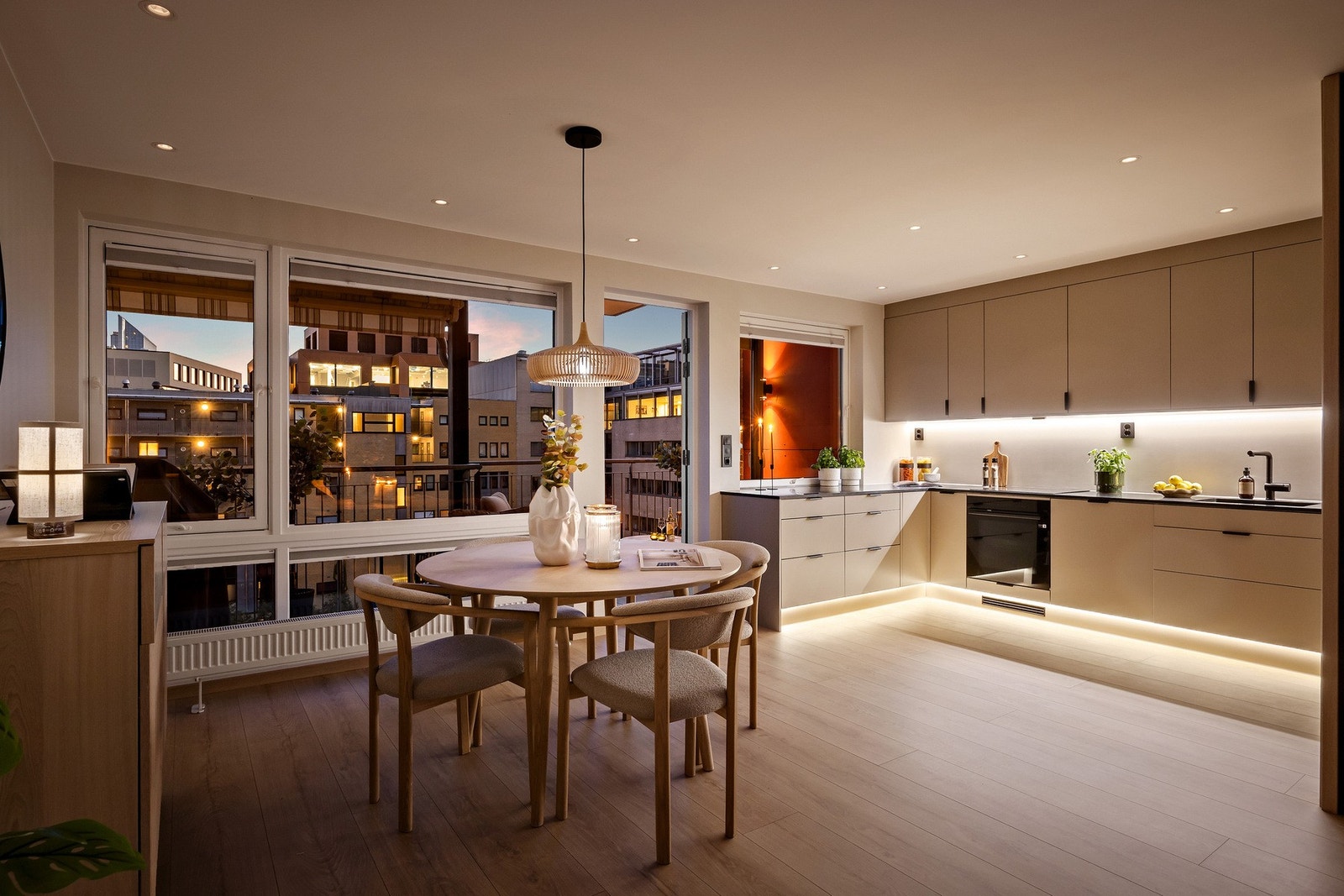 Kveldsstemning. Galleribilde