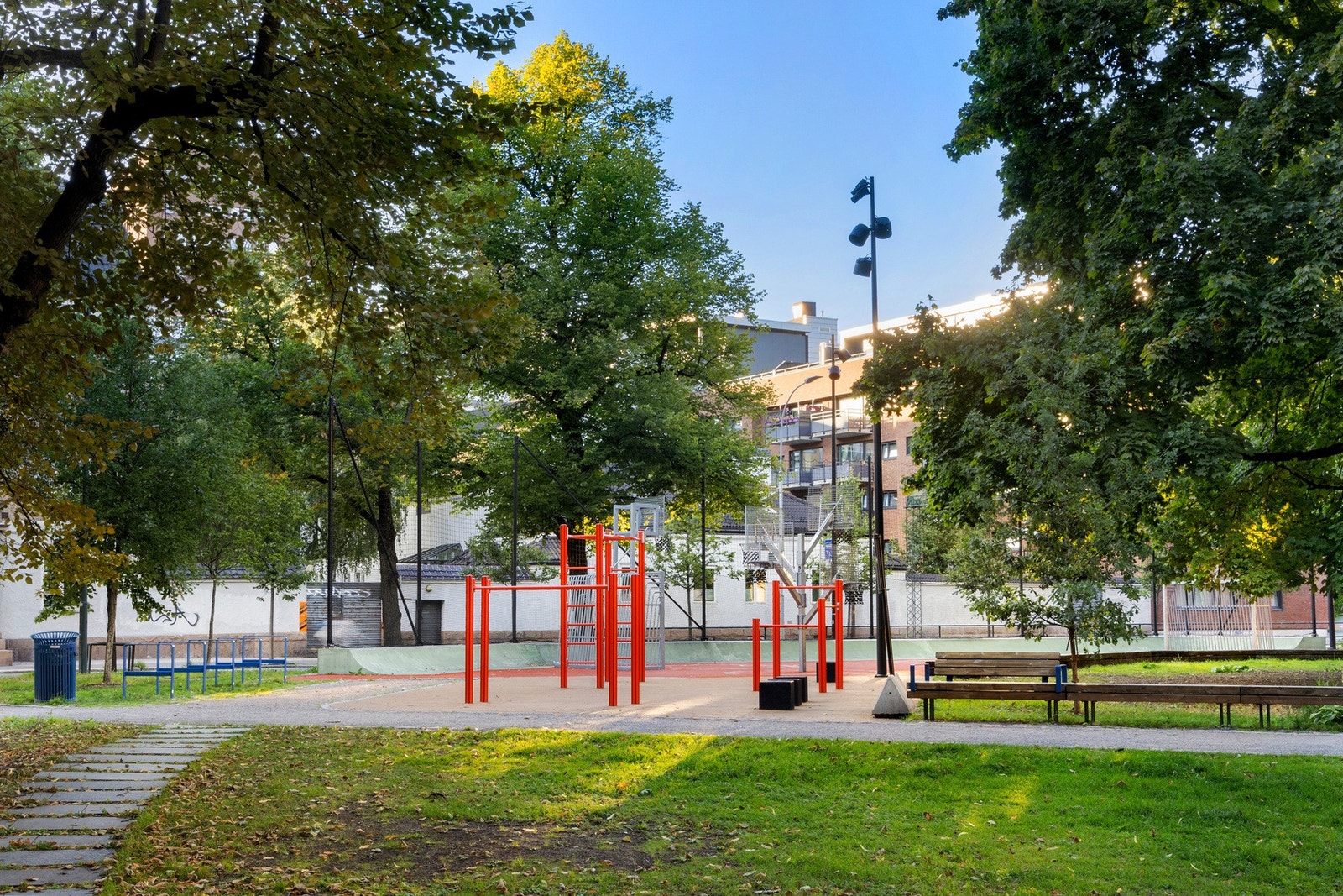 Rudolf Nilsens plass med mulighet for gymnastikk. Galleribilde