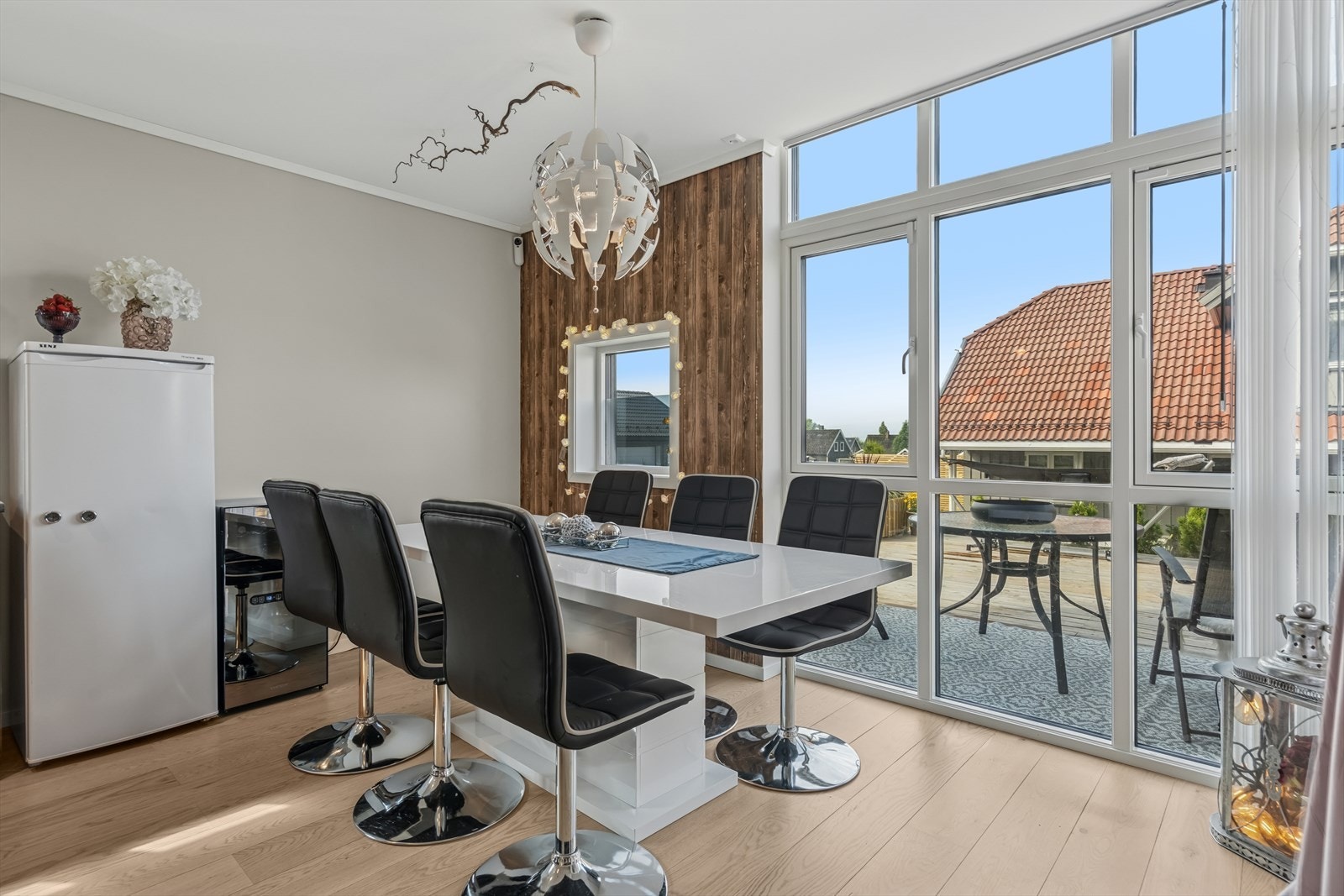 God plass til spisestue Galleribilde