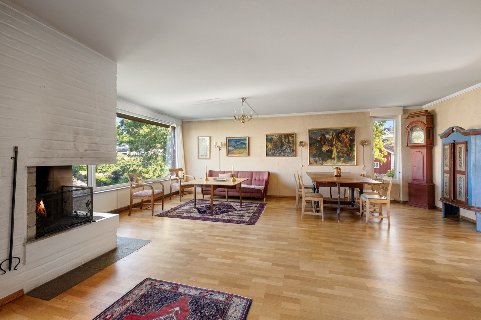 er er det god plass til både sofagruppe, spisestue og andre møbleringsløsninger etter behov. Galleribilde