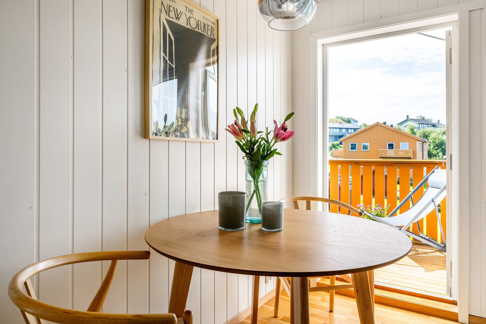 Fra stuen er det utgang til en vestvendt balkong med fantastiske solforhold. Galleribilde