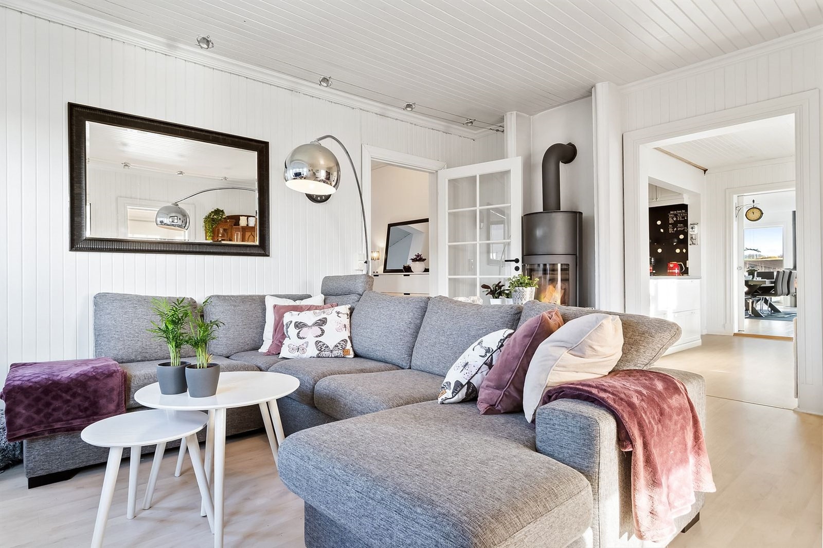 Stuen er lys og luftig Galleribilde