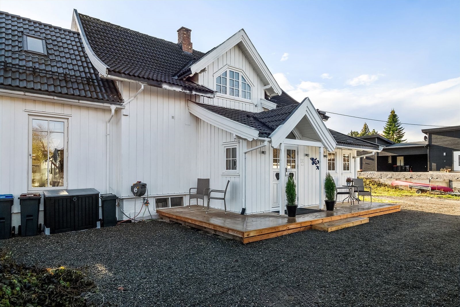 Gårdsplassen er gruset Galleribilde