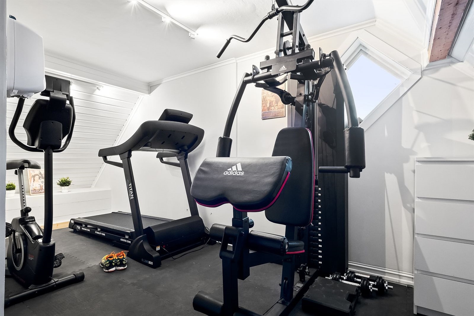 Soverom/treningsrom i 2. etasje. Galleribilde