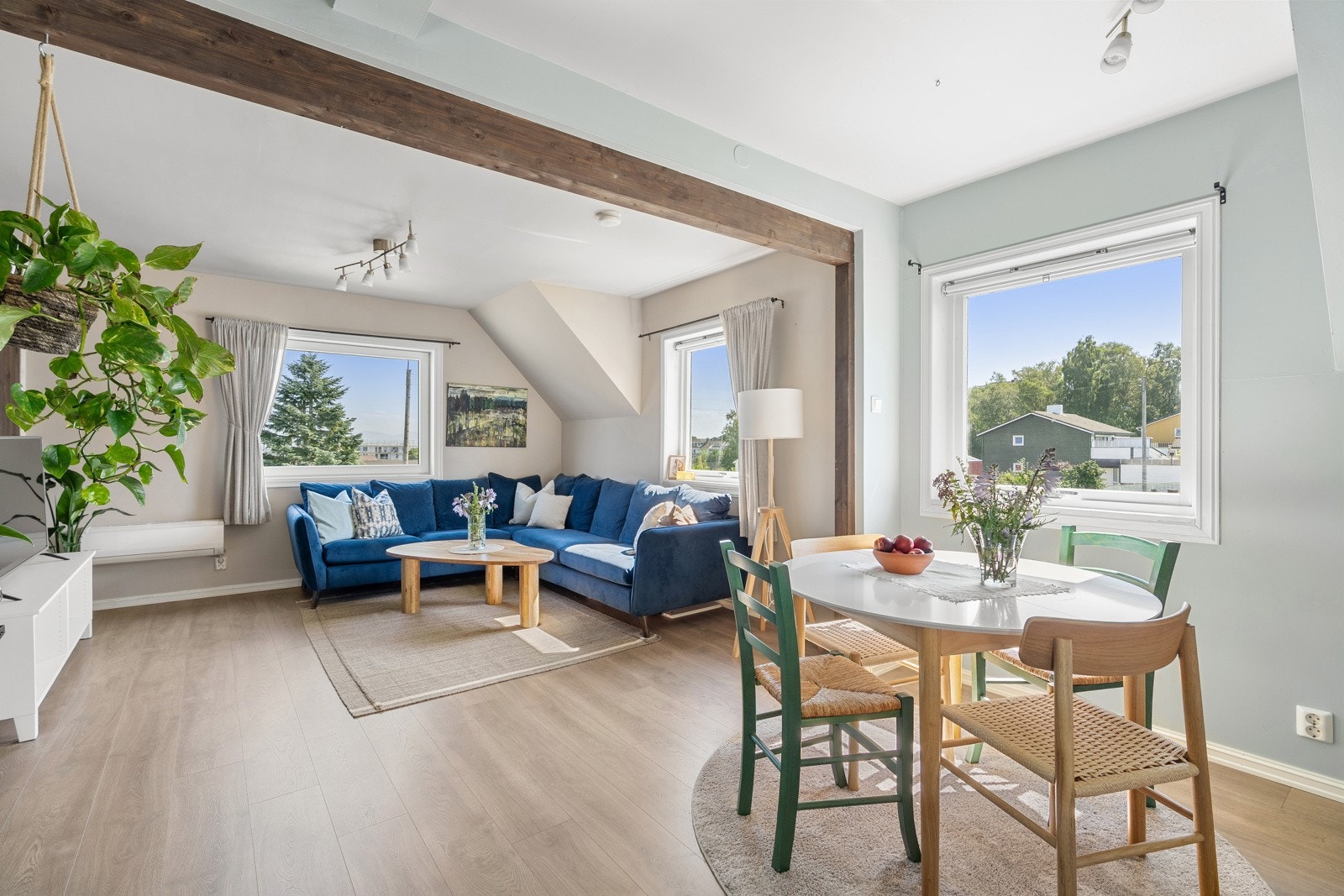 Thea Langeland Solheim v. Proaktiv Eiendomsmegling presenterer denne flotte leiligheten i Christian Bjellands gate! Galleribilde