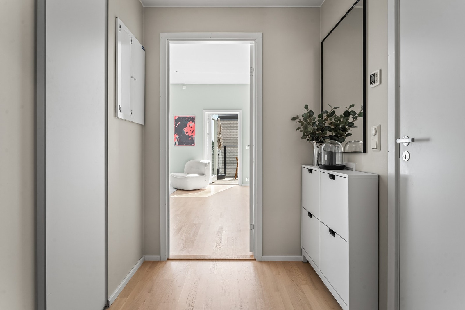 Fra entrèen er det adkomst til badet. Galleribilde