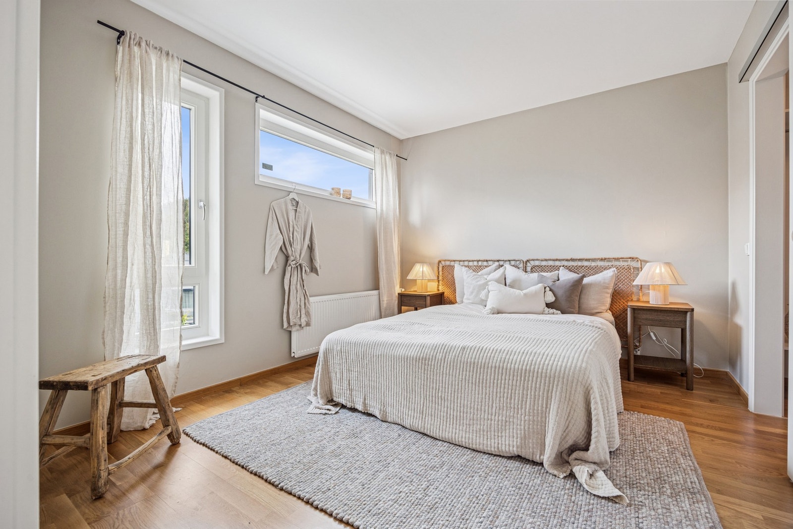 Her kan du enkelt innrede med stor dobbeltseng og tilhørende møblement. Galleribilde