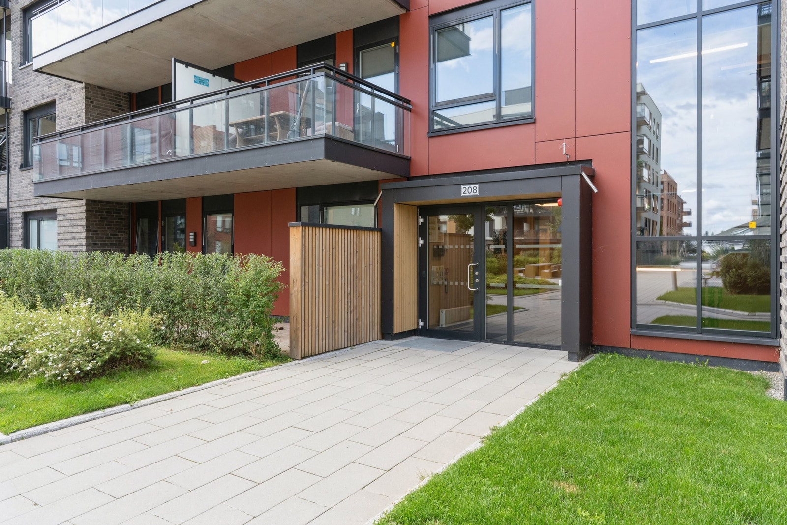 Inngangsparti. Galleribilde