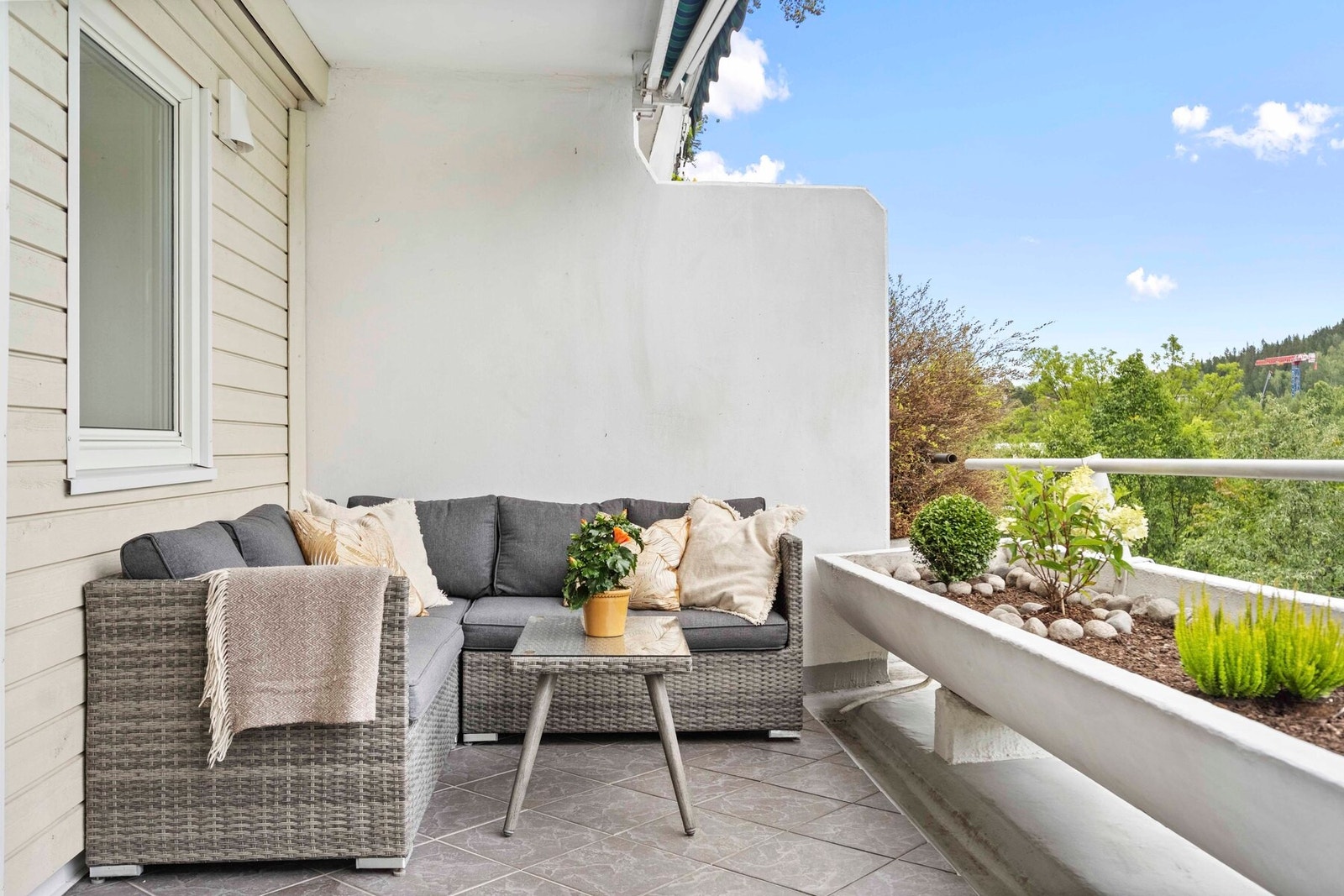 Fra balkongen er det ingen gjenboere. Galleribilde