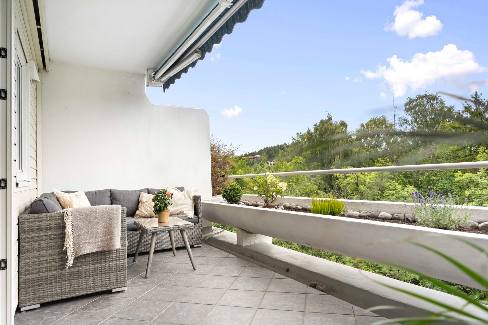 Her kan morgensolen nytes Galleribilde