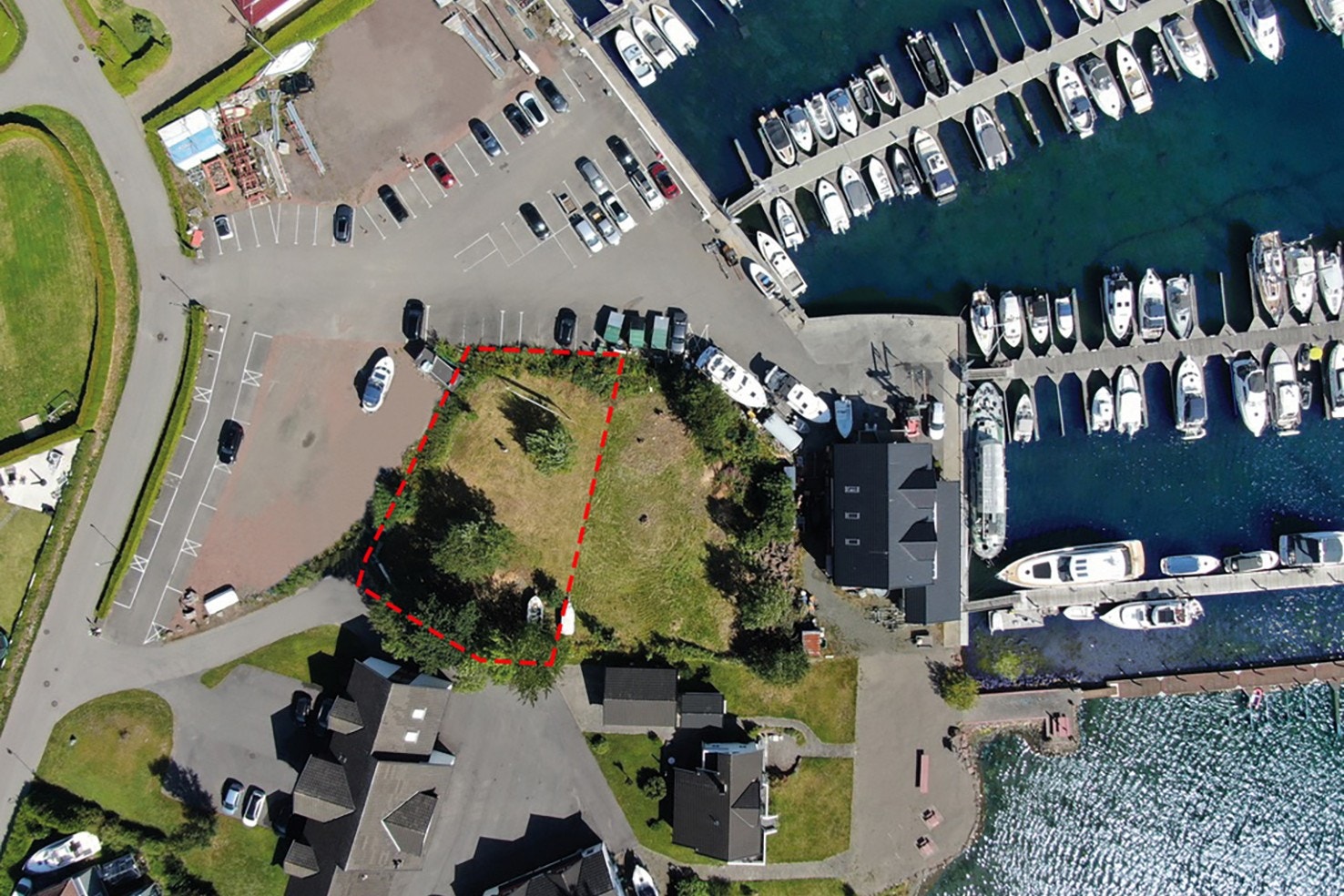 Byggeklar boligtomt på nesten 800 m2 hvor utnyttelsesgraden er hele 45%. Galleribilde