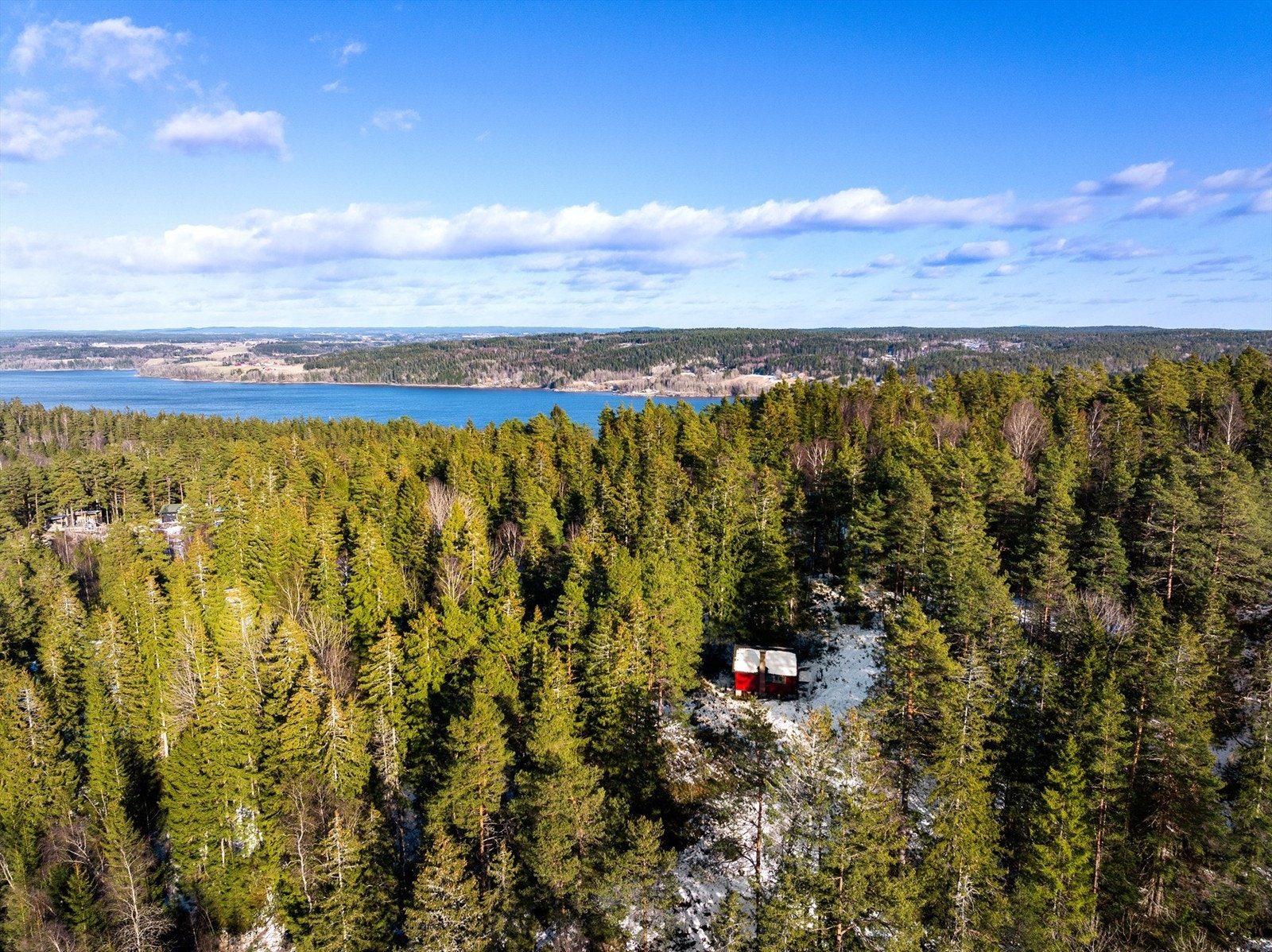 Bjerkebro 4 presenteres av Jørgen Sande Johansen i Krogsveen. Galleribilde