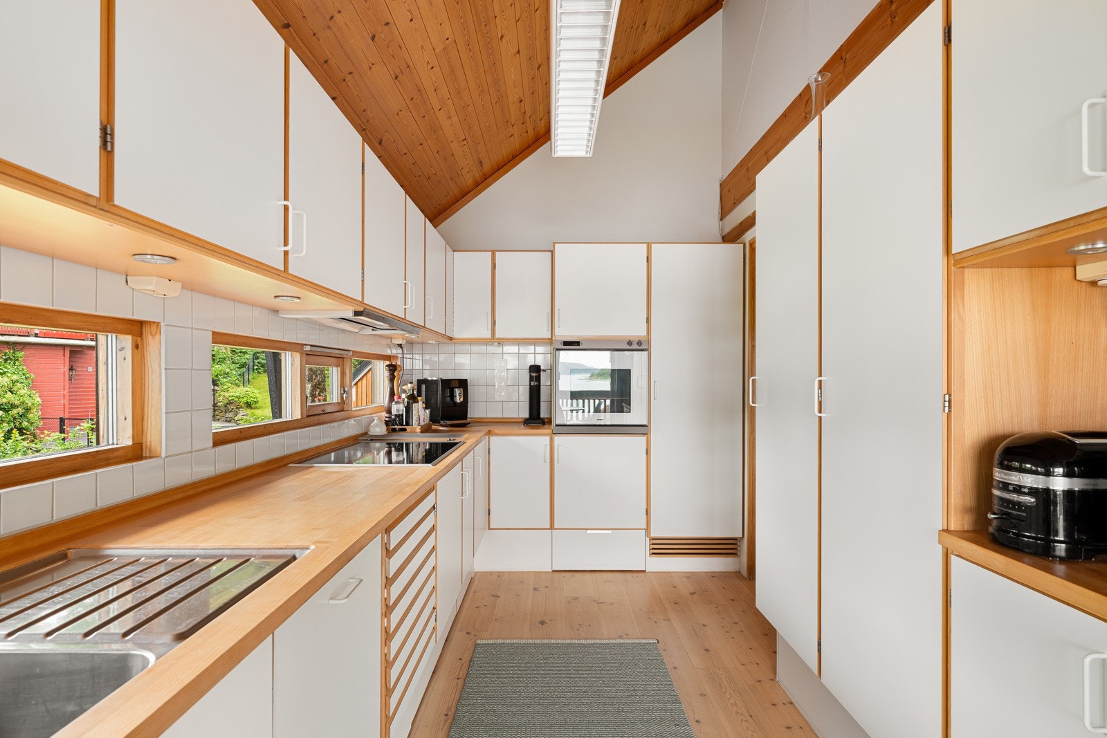 Dette kjøkkenet er også et tidløst og lekkert kjøkken fra unoform. Galleribilde