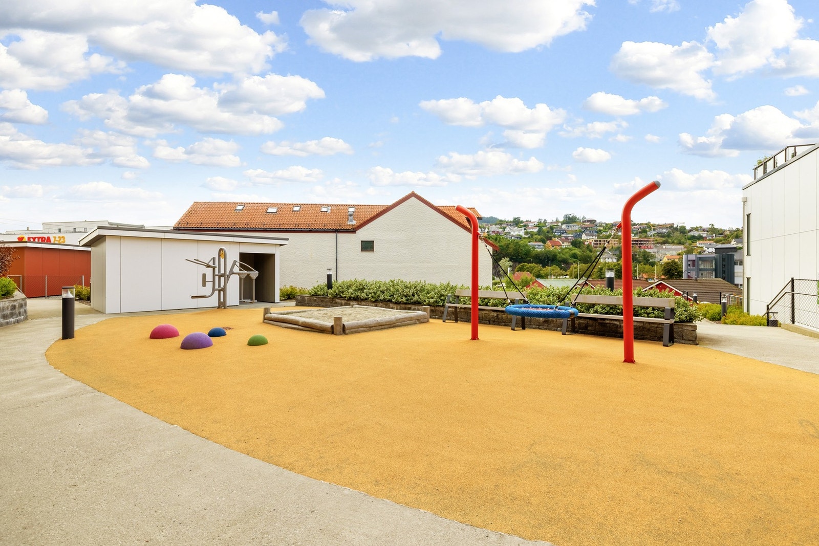 Fine opparbeide uteområder like utenfor boligen. Galleribilde