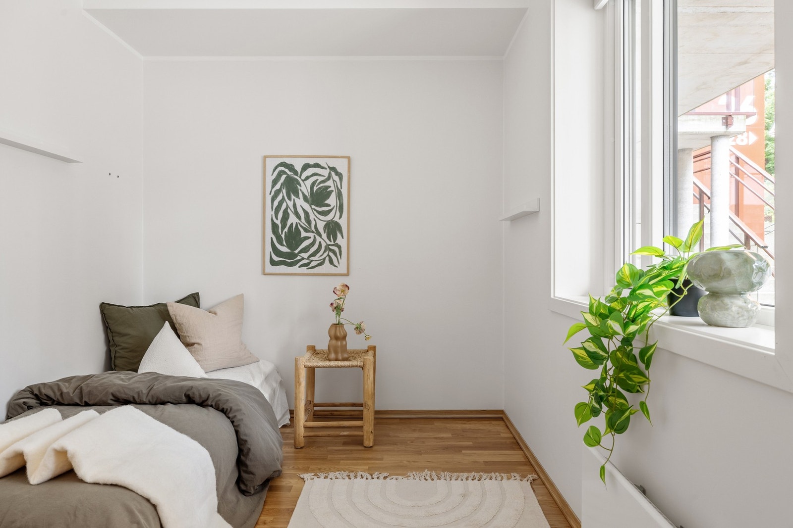 Det andre rommet har plass til dobbelt seng og ellers annet ønskelig møblement. Galleribilde