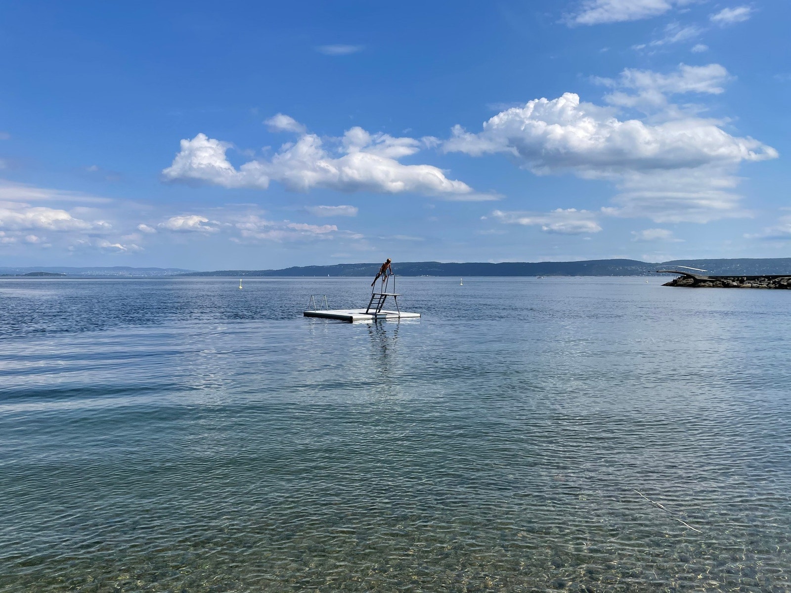 Flere fine bademuligheter i området på sommertid. Galleribilde