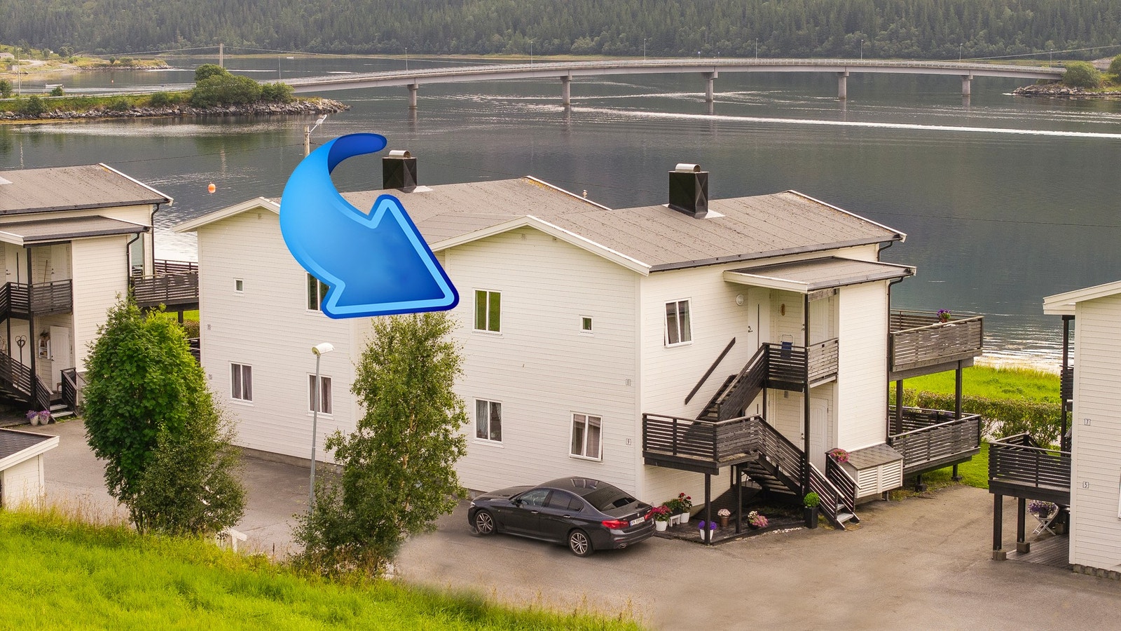 Leiligheten ligger i 2. etasje i et trivelig borettslag bestående av tre korsdelte firemannsboliger Galleribilde