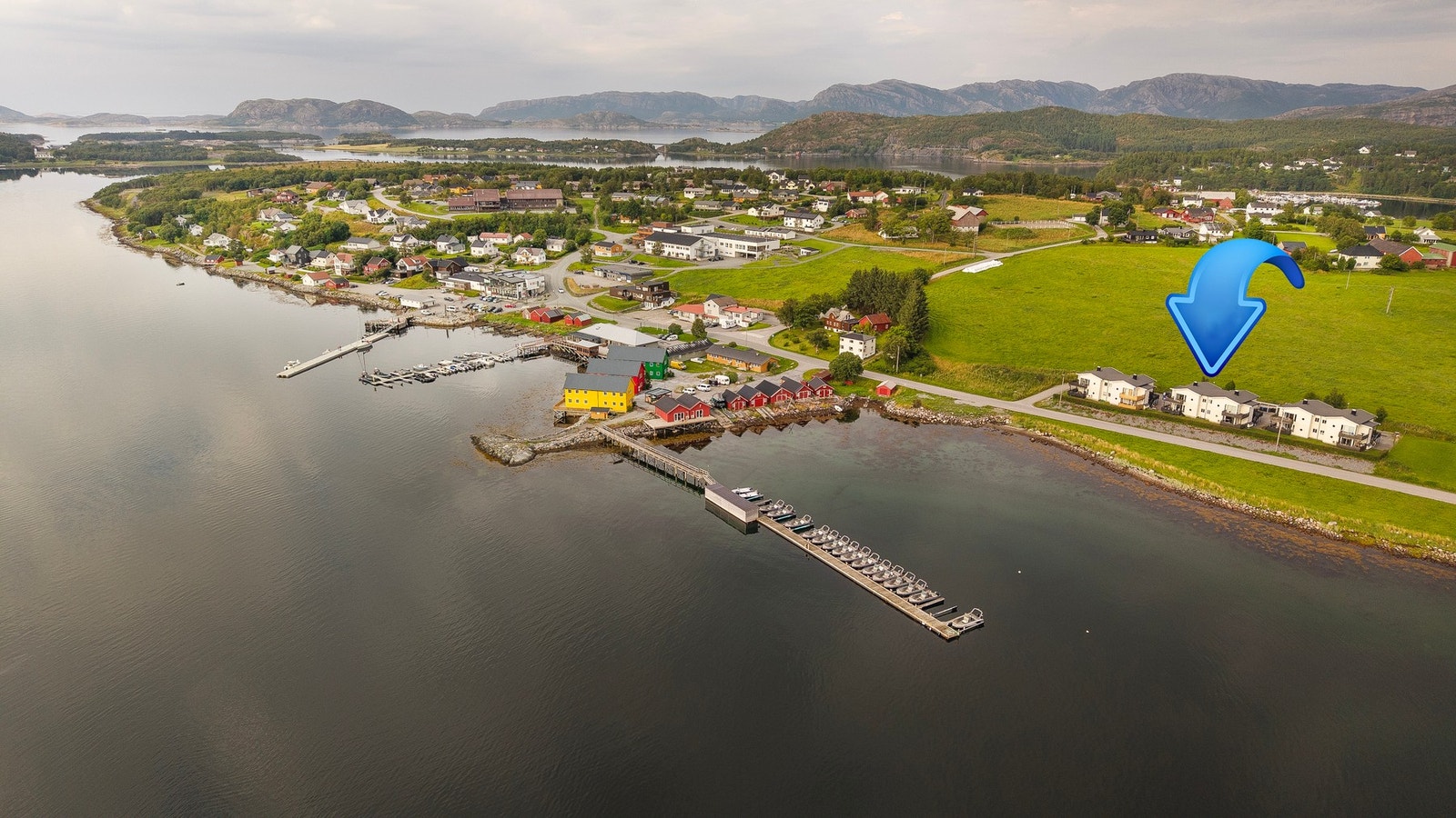 Kort gangavstand til dagligvarebutikk og øvrige tilbud på Lauvsnes Galleribilde