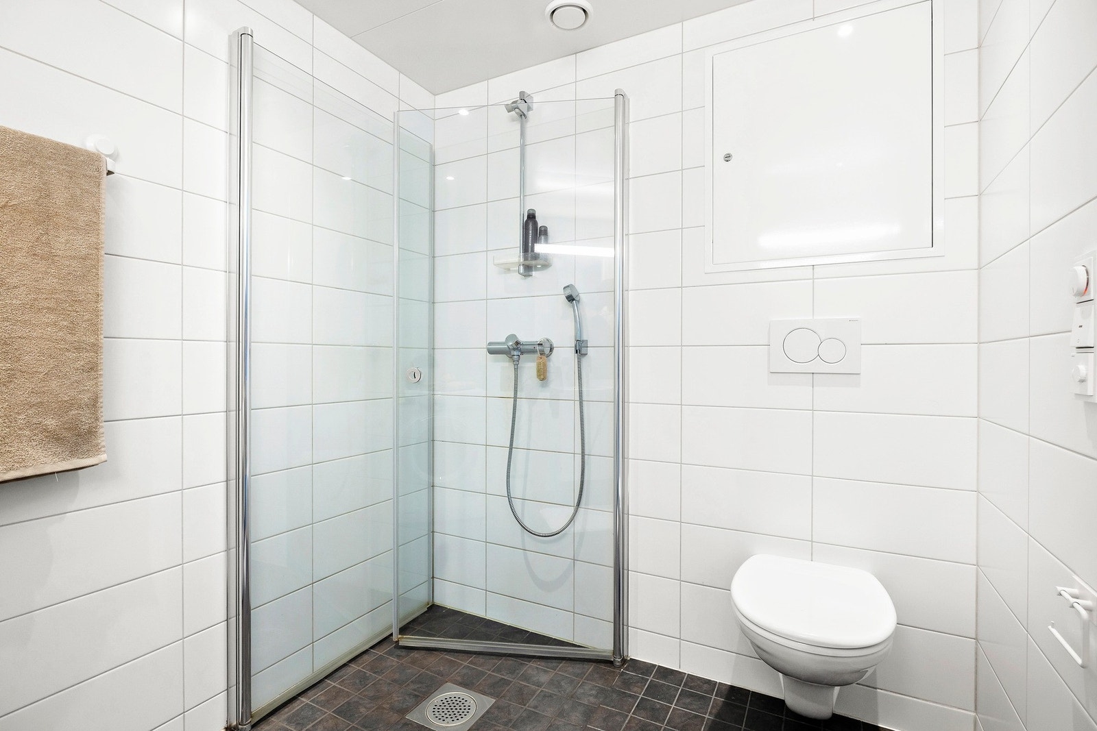 Bad med tilgang fra hovedsoverom Galleribilde