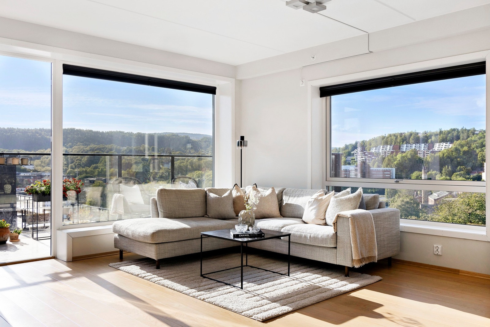 En moderne 4-roms som ligger høyt og fritt midt i Sandvika Galleribilde