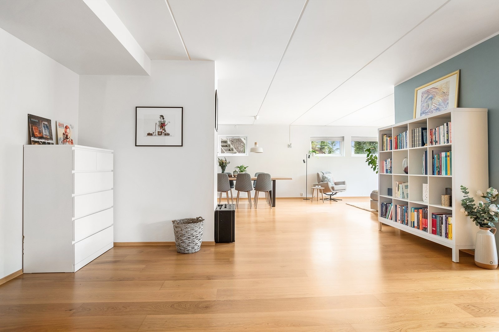 Leiligheten har god standard på innredninger, overflater og utstyr. Galleribilde