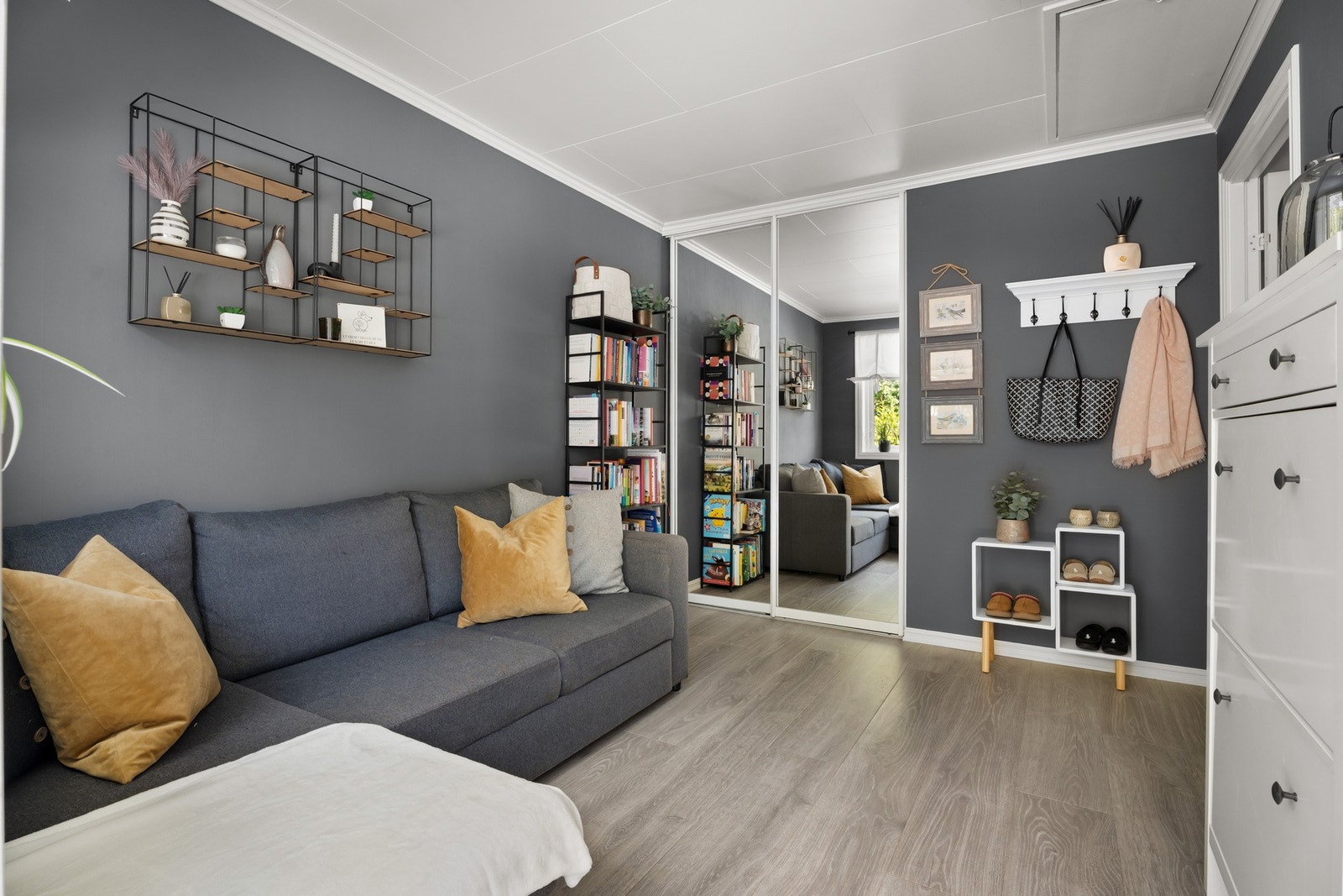 Boligens fjerde soverom. Brukes i dag som gjesterom/gang. Galleribilde