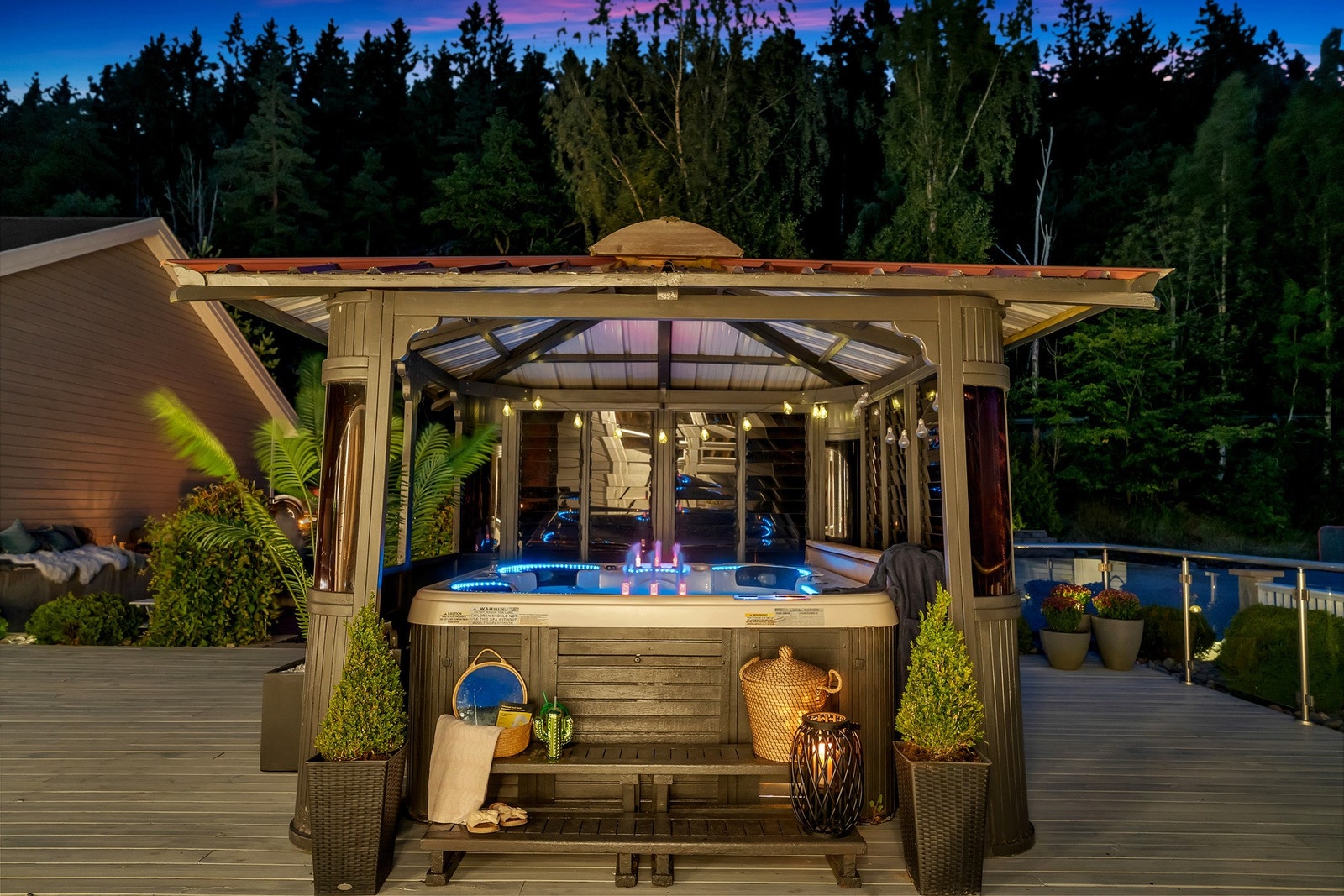 Kveldsbilde fra jacuzzien. Galleribilde