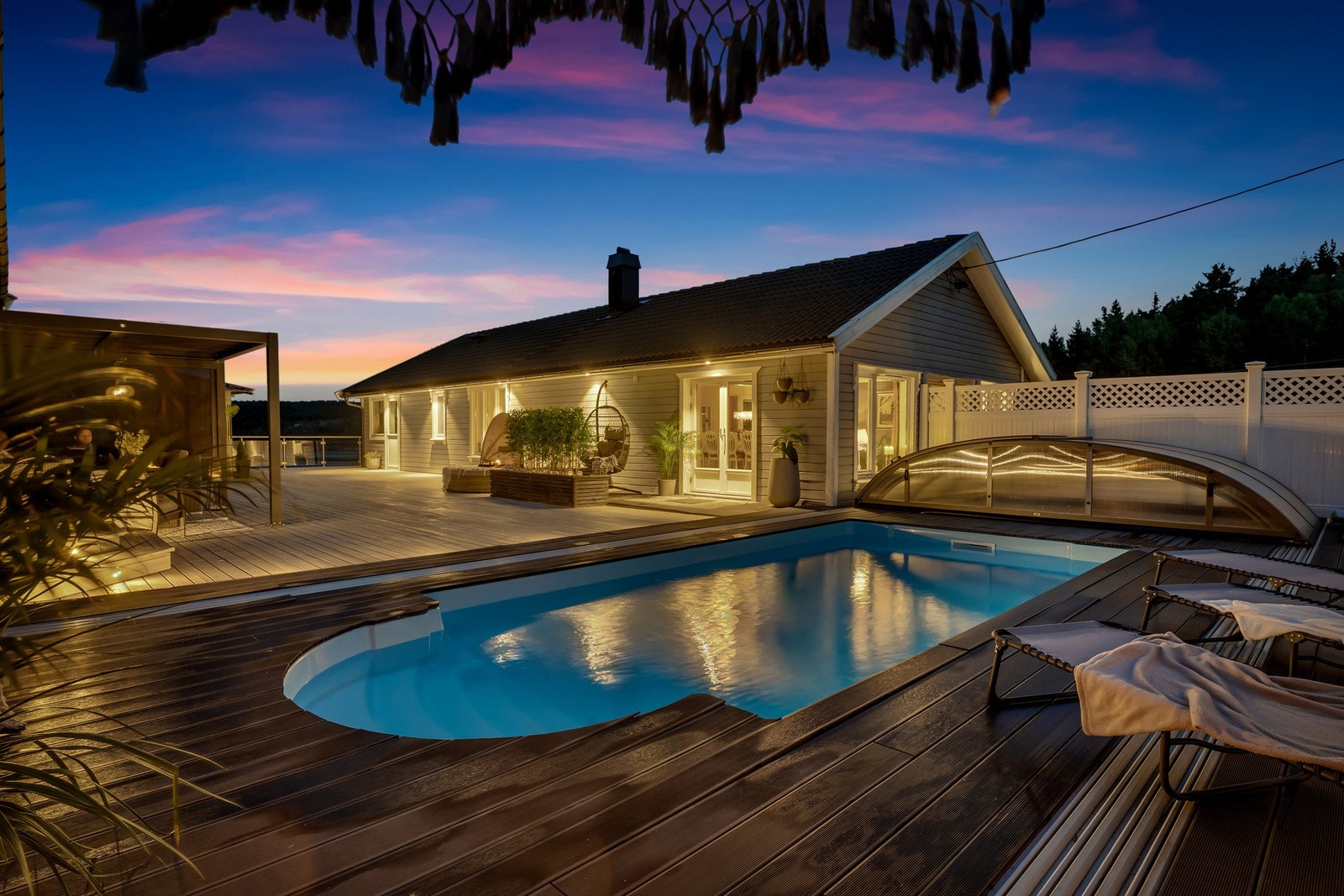 Velkommen til Svinndalveien 144, presentert av Kjersti N. Bråthen v/ EIE eiendomsmegling. Galleribilde