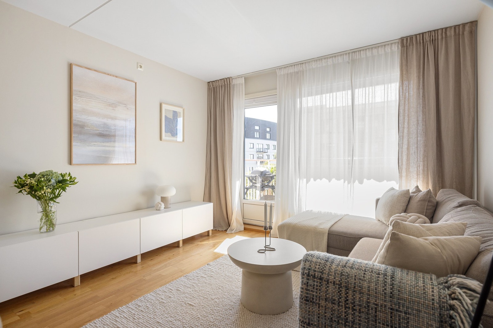 Her vil du trives! Galleribilde