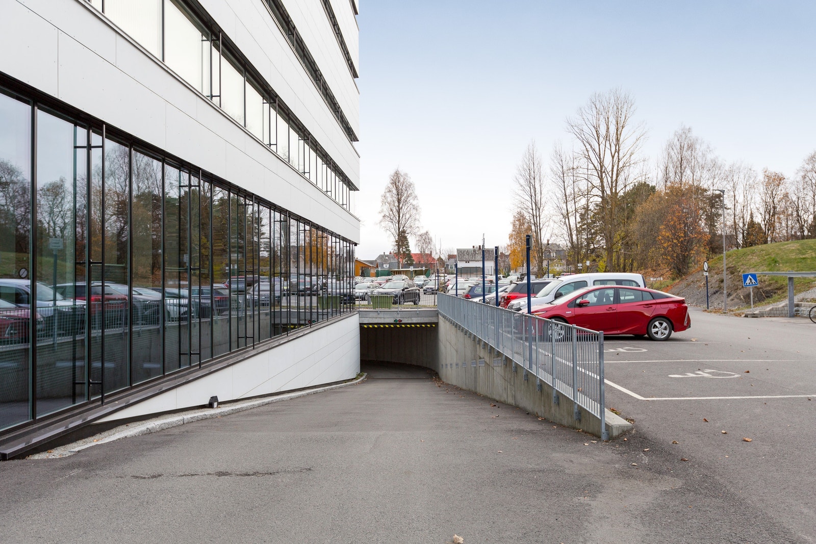 Tilgang til parkeringskjeller. Galleribilde