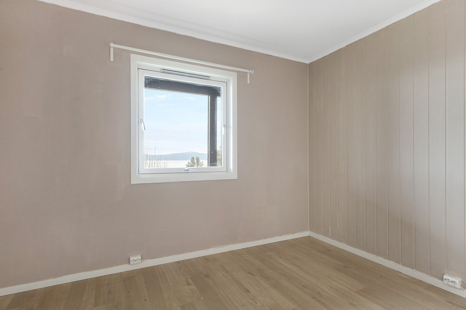 Alle soverommene har god størrelse. 8,5 m². Galleribilde