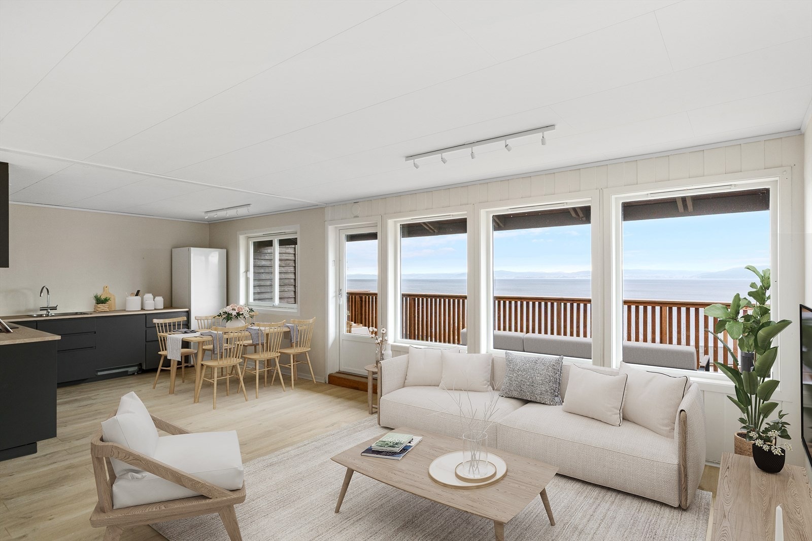 Velkommen til Vanvikveien 14! Her får du et innholdsrikt rekkehus med nydelig utsikt. Galleribilde