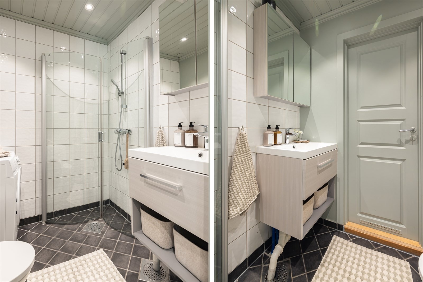 Baderom med flislagt gulv og delvis flislagte vegger. Innredningen består av servant med skuffer, speilskap, vegghengt skap, gulvstående toalett og dusjhjørne med innfellbare glassdører. Galleribilde