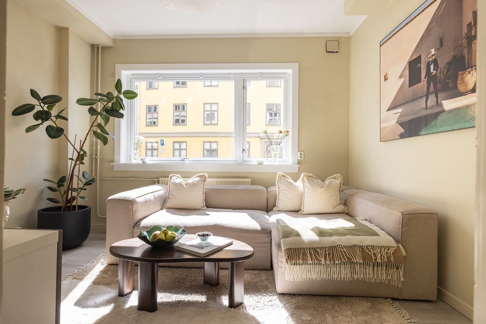 Et fantastisk oppholdsrom hvor man kan nyte lange kvelder. Galleribilde