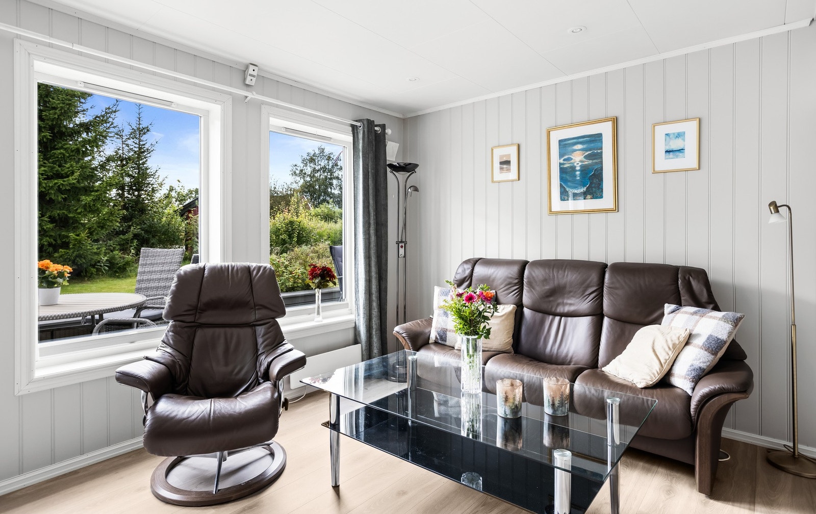 Et perfekt rom for både rolige hverdager og hyggelige sammenkomster. Galleribilde