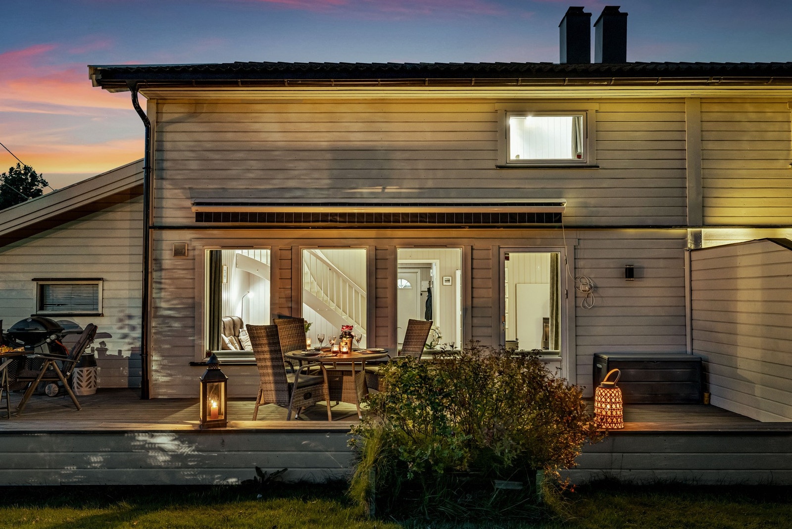 Her får du en skjermet, men samtidig svært sentral beliggenhet, med kort vei til både skoler, barnehager, butikker og kollektivtransport. Galleribilde