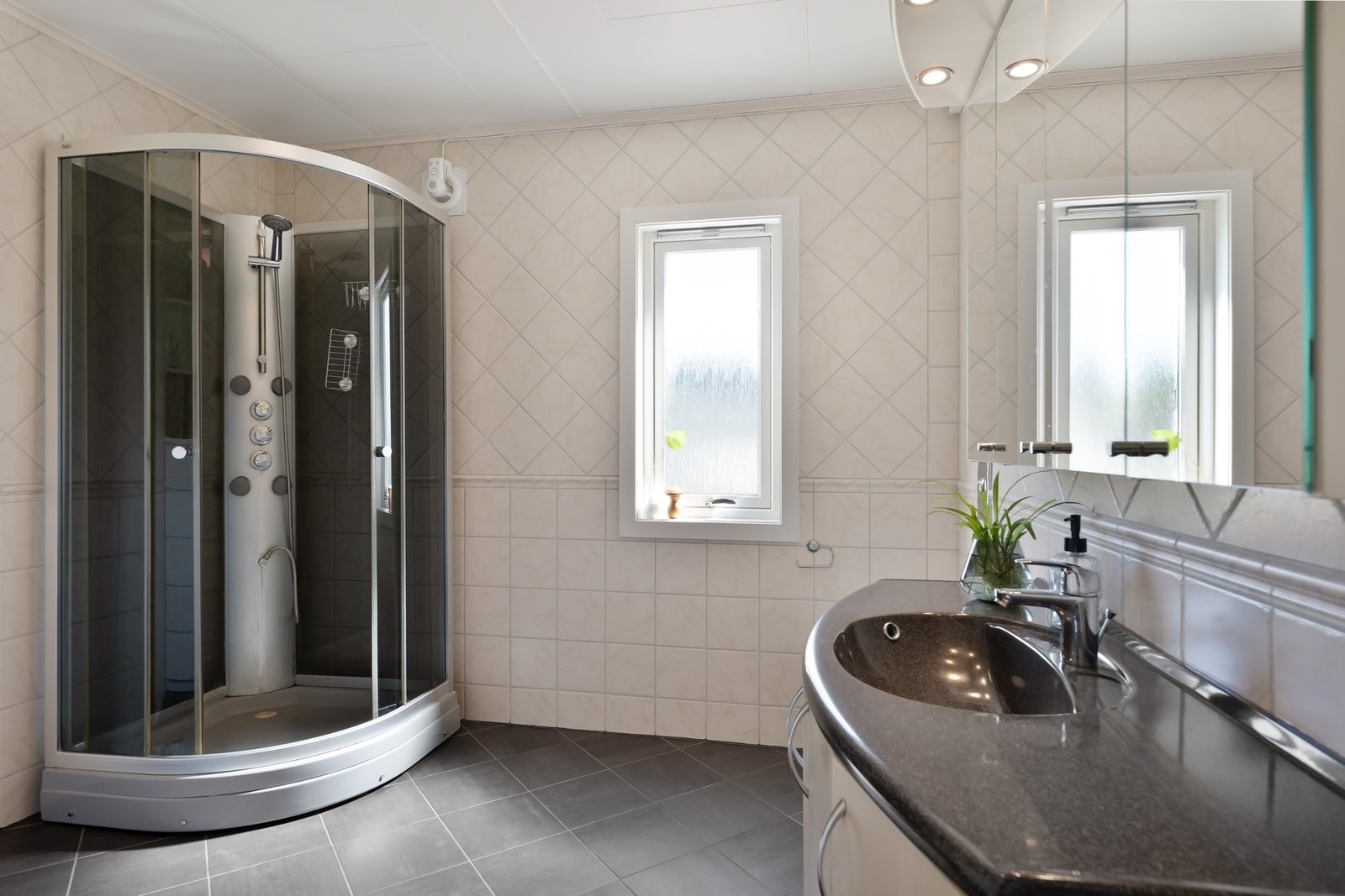 Bad i 1.Etasje. Galleribilde