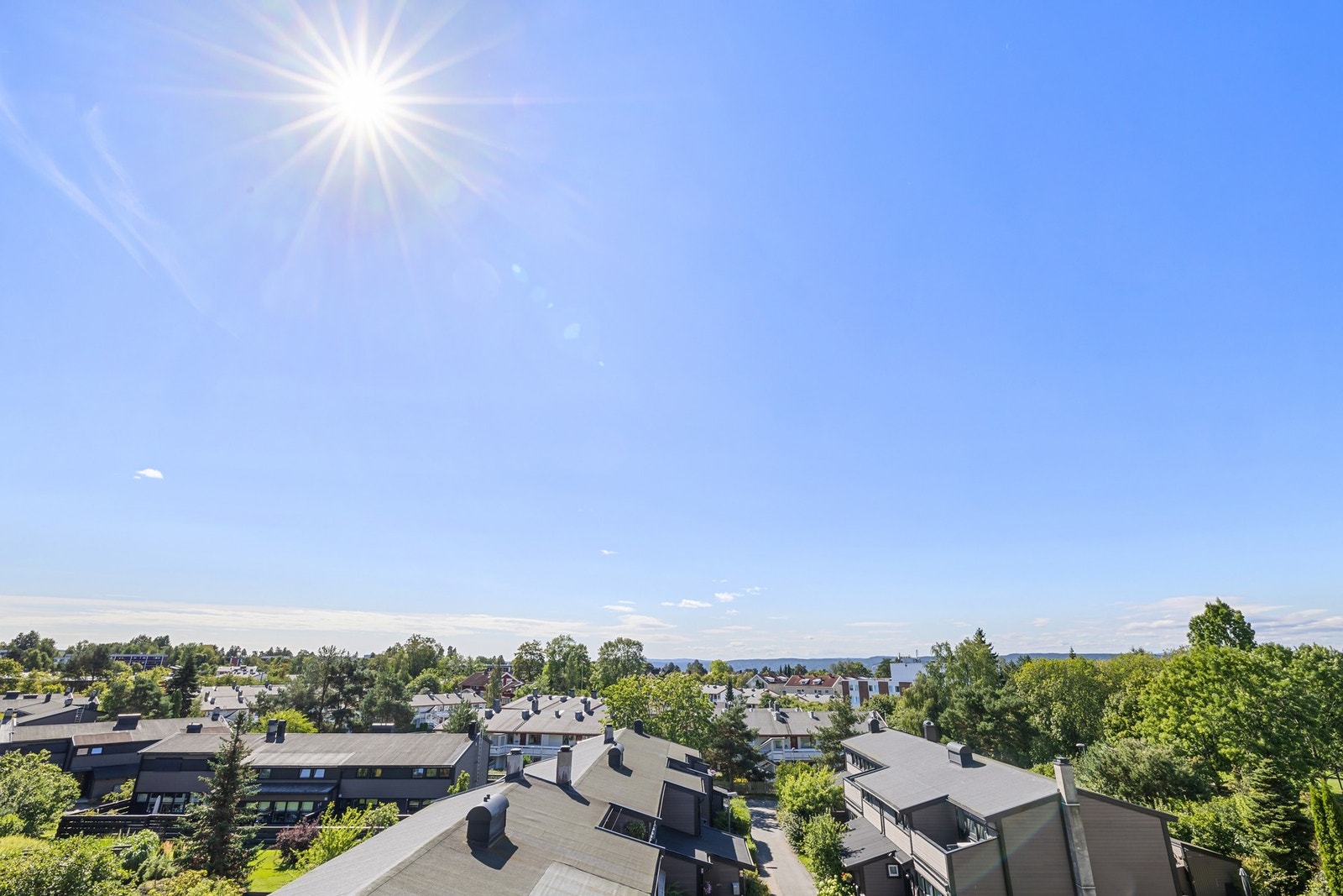 Leiligheten har nydelige utsiktsforhold. Galleribilde