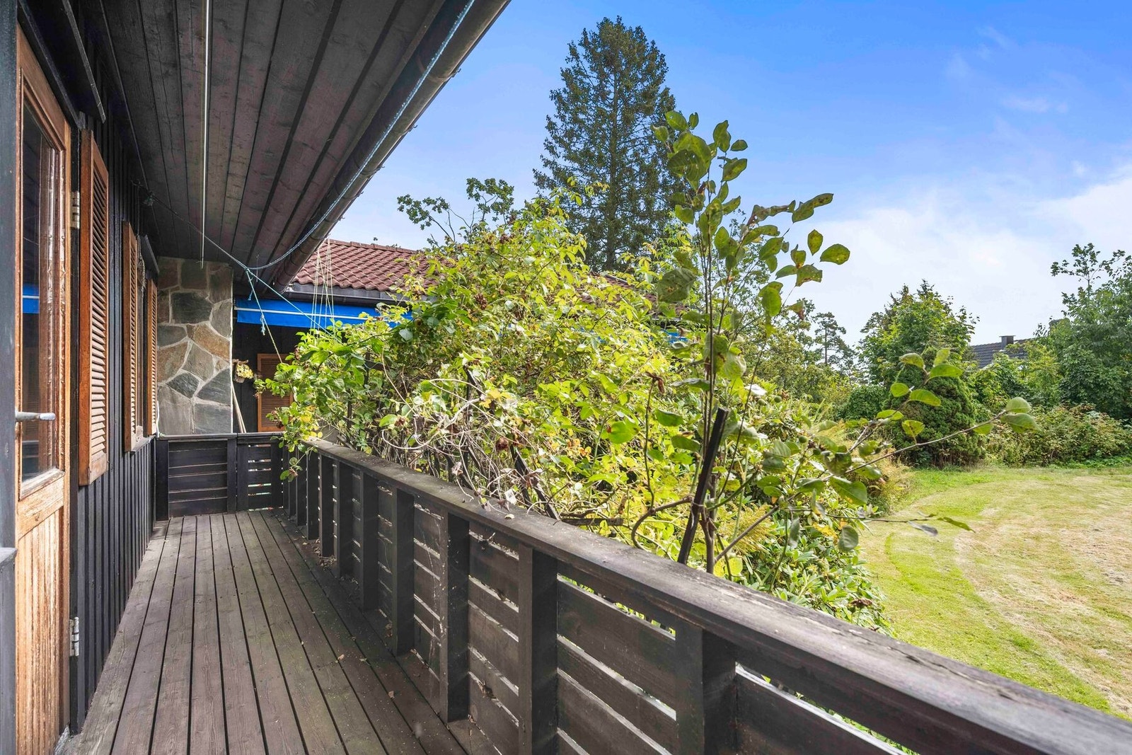 Terrassen er på 7 kvm og har god plass til en hyggelig sitteplass, dekor og planter. Galleribilde