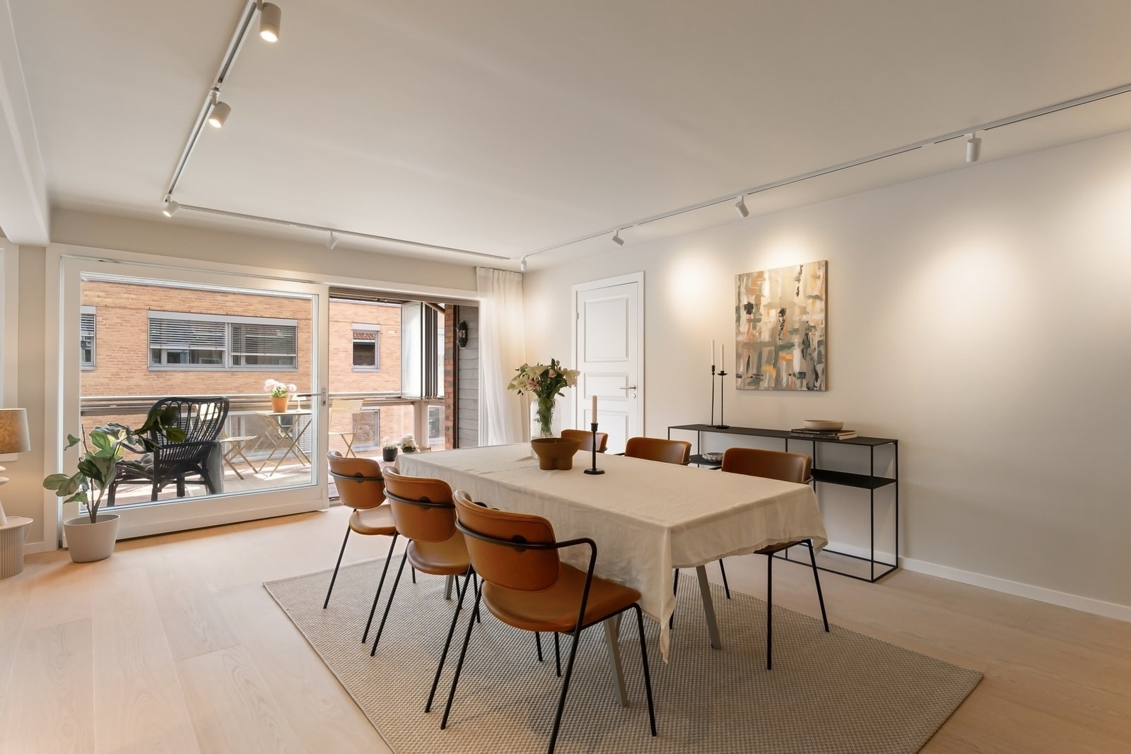 Gulv med enstavs eikeparkett. Galleribilde