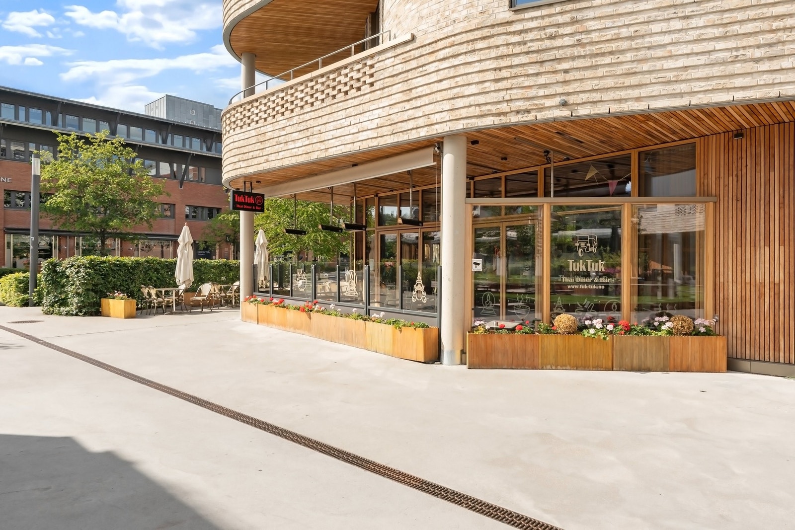 Her bor du midt i smørøyet med nærhet til alle fasiliteter i Asker sentrum. Galleribilde