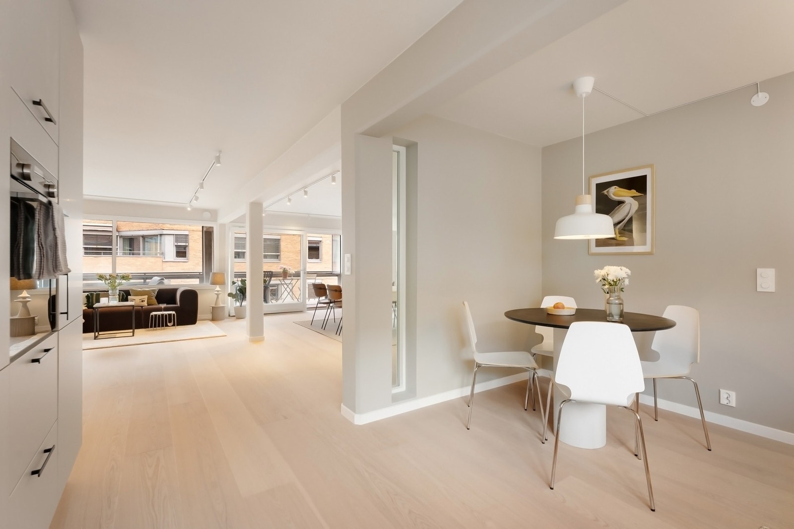 Mulighet for et koselig frokostbord på kjøkkenet. Galleribilde